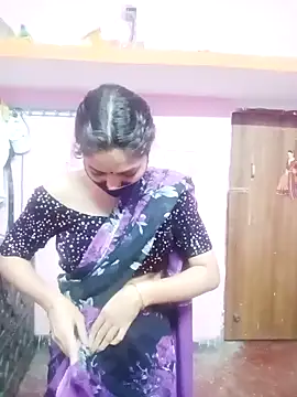 Snapshot of Cute-Simmi chatting on 01/12/25, 02:56 Cute-Simmi online show from 01/12/25, 02:56