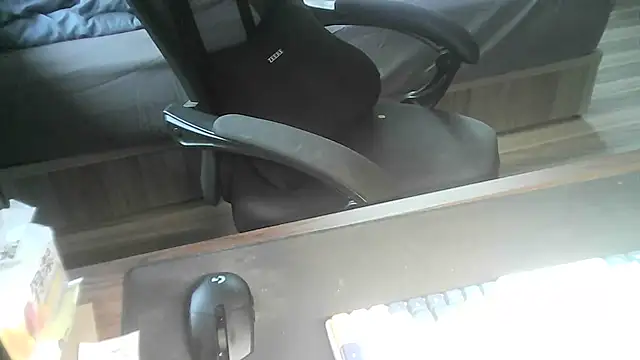 Snapshot of Ryan67533 chatting on 11/01/25, 04:36 Ryan67533 online show from 11/01/25, 04:36