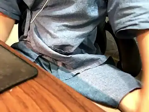 Snapshot of Ryan67533 chatting on 11/03/25, 12:06 Ryan67533 online show from 11/03/25, 12:06