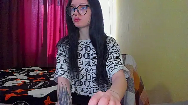 Hi Kitti online show from 03/13/25, 05:11