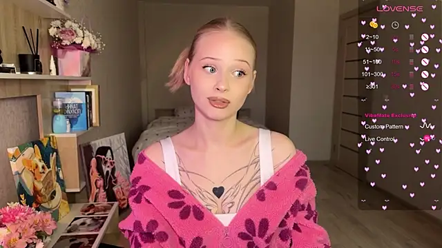 lisa barbie online show from 11/25/25, 07:52