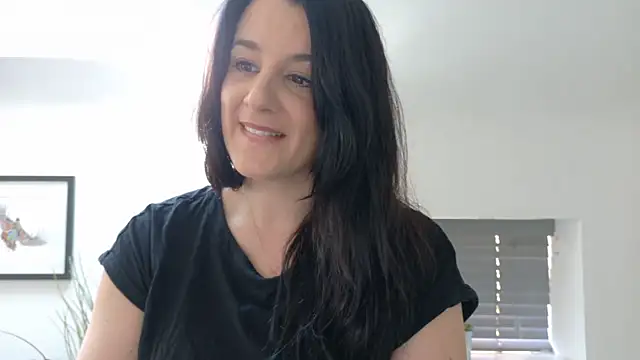 flatwhite0 online show from 04/23/26, 10:47