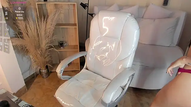 Amy Kiitty  online show from 01/21/25, 08:00