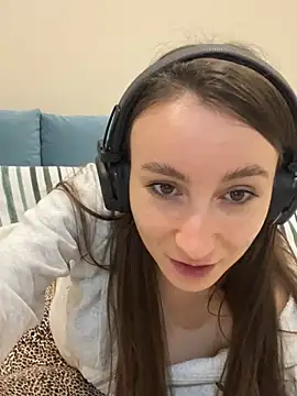 Snapshot of viviandaimond1 chatting on 01/18/25, 03:16 viviandaimond1 online show from 01/18/25, 03:16