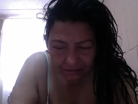 straichathot 08 online show from 12/15/25, 07:51