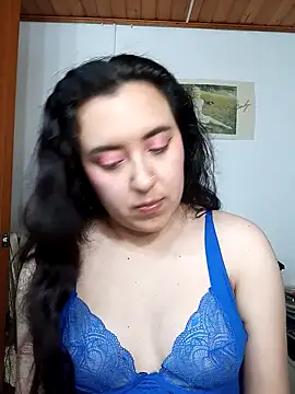 Emi chik online show from 11/29/25, 11:24