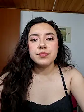 Emi chik online show from 05/29/26, 06:00