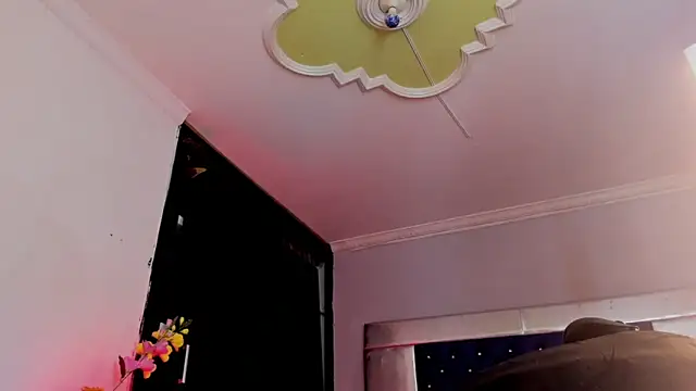 Snapshot of Eyleen_Santos chatting on 04/21/26, 01:42 Eyleen Santos online show from 04/21/26, 01:42
