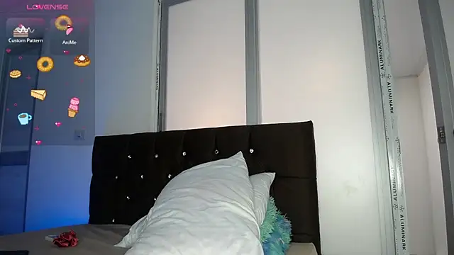 Sweet hot mia online show from 03/12/26, 03:29