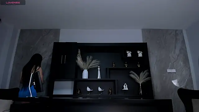 KatieNolan 1 online show from 11/18/25, 07:40