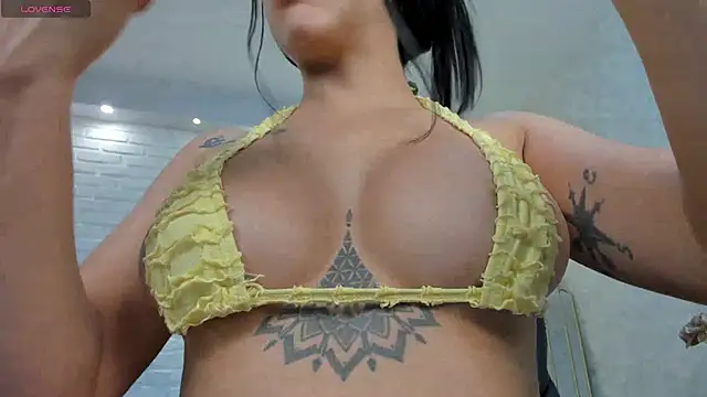 KatieNolan 1 online show from 12/15/25, 07:07