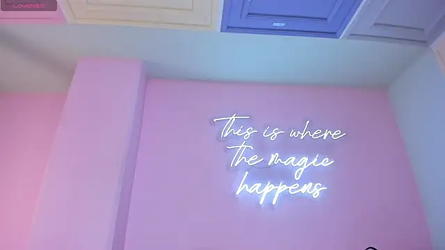 KatieNolan 1 online show from 02/05/26, 07:18