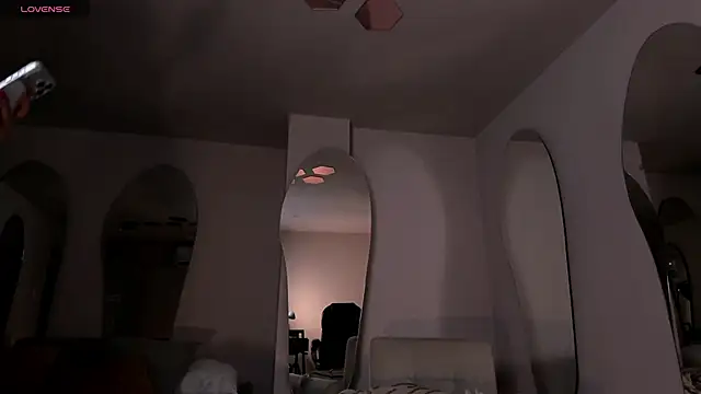 KatieNolan 1 online show from 03/26/26, 07:19