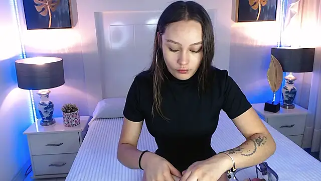 Ivyy Crystal online show from 03/12/26, 12:33