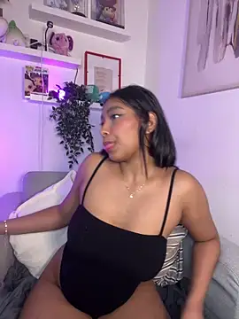 Isabella fasilier online show from 02/03/26, 12:42