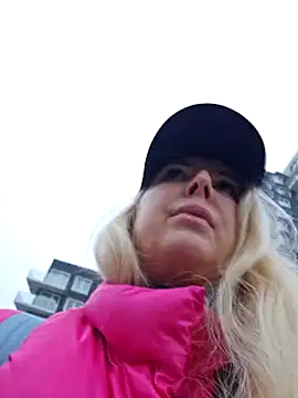 Snapshot of MariaRichi_ chatting on 02/10/25, 07:26 MariaRichi online show from 02/10/25, 07:26