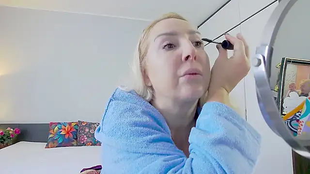 Snapshot of MariaRichi_ chatting on 02/16/25, 08:21 MariaRichi online show from 02/16/25, 08:21