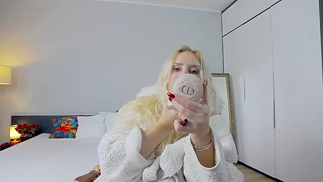 Snapshot of MariaRichi_ chatting on 02/21/25, 12:39 MariaRichi online show from 02/21/25, 12:39