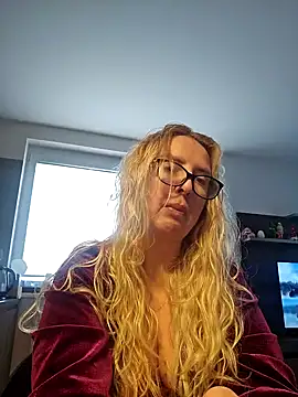 Snapshot of MariaRichi_ chatting on 02/25/25, 06:58 MariaRichi online show from 02/25/25, 06:58