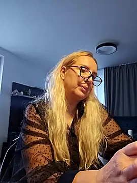 Snapshot of MariaRichi_ chatting on 02/26/25, 07:20 MariaRichi online show from 02/26/25, 07:20