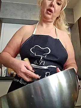 Snapshot of MariaRichi_ chatting on 02/27/25, 10:04 MariaRichi online show from 02/27/25, 10:04