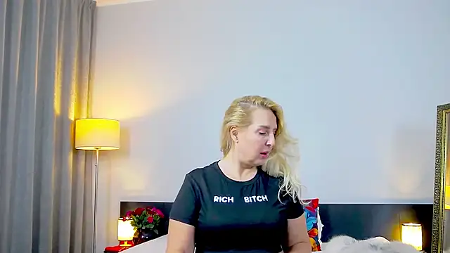 Snapshot of MariaRichi_ chatting on 03/01/25, 04:00 MariaRichi online show from 03/01/25, 04:00