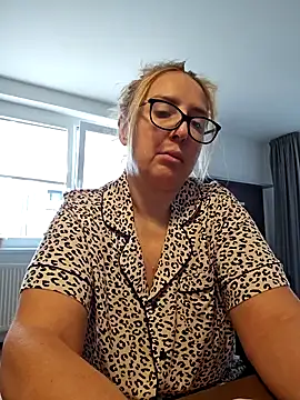 Snapshot of MariaRichi_ chatting on 03/04/25, 07:19 MariaRichi online show from 03/04/25, 07:19