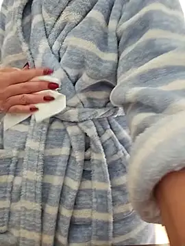 Snapshot of MariaRichi_ chatting on 03/08/25, 07:38 MariaRichi online show from 03/08/25, 07:38