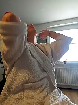 Snapshot of MariaRichi_ chatting on 03/12/25, 07:24 MariaRichi online show from 03/12/25, 07:24