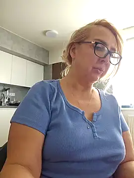 Snapshot of MariaRichi_ chatting on 03/12/25, 10:26 MariaRichi online show from 03/12/25, 10:26