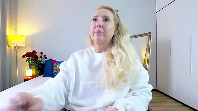 Snapshot of MariaRichi_ chatting on 03/14/25, 02:08 MariaRichi online show from 03/14/25, 02:08