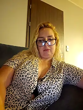 Snapshot of MariaRichi_ chatting on 03/16/25, 07:49 MariaRichi online show from 03/16/25, 07:49