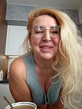 Snapshot of MariaRichi_ chatting on 03/22/25, 07:15 MariaRichi online show from 03/22/25, 07:15