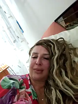 Snapshot of MariaRichi_ chatting on 09/17/25, 07:04 MariaRichi online show from 09/17/25, 07:04