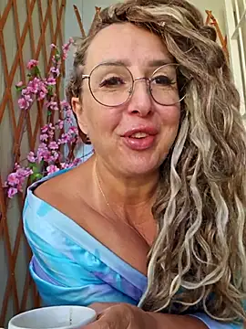 Snapshot of MariaRichi_ chatting on 09/20/25, 06:47 MariaRichi online show from 09/20/25, 06:47