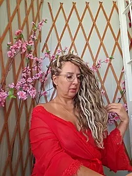 Snapshot of MariaRichi_ chatting on 09/21/25, 08:05 MariaRichi online show from 09/21/25, 08:05