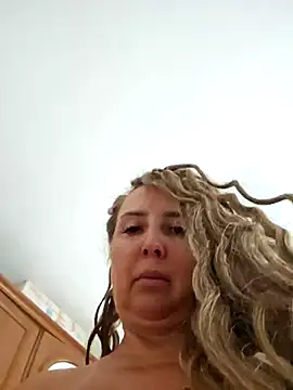 Snapshot of MariaRichi_ chatting on 09/24/25, 08:39 MariaRichi online show from 09/24/25, 08:39