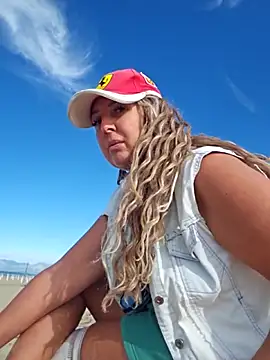 Snapshot of MariaRichi_ chatting on 09/26/25, 07:34 MariaRichi online show from 09/26/25, 07:34