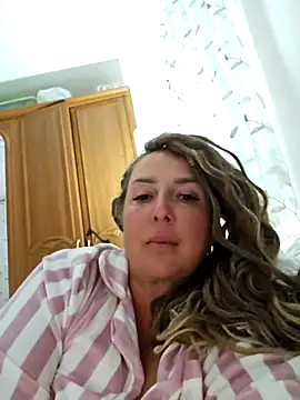 Snapshot of MariaRichi_ chatting on 09/29/25, 06:57 MariaRichi online show from 09/29/25, 06:57