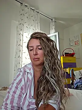 Snapshot of MariaRichi_ chatting on 10/01/25, 07:58 MariaRichi online show from 10/01/25, 07:58