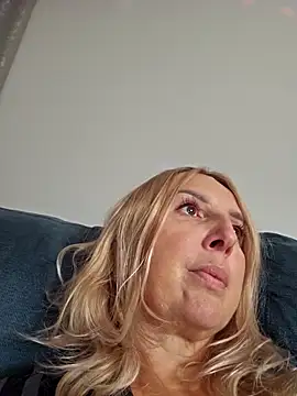 Snapshot of MariaRichi_ chatting on 11/01/25, 07:32 MariaRichi online show from 11/01/25, 07:32