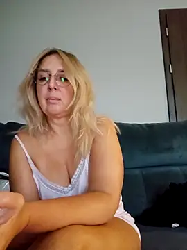 MariaRichi  online show from 11/25/25, 07:30