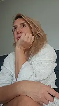 MariaRichi  online show from 02/15/26, 08:35