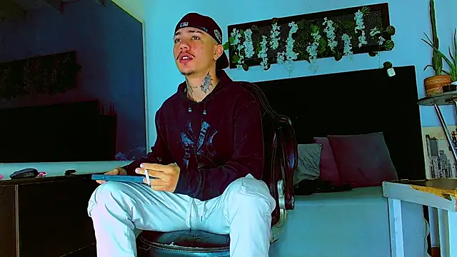 HannibalLester online show from 04/08/26, 03:28