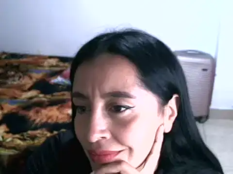Snapshot of hailey85 chatting on 12/06/24, 09:46 hailey85 online show from 12/06/24, 09:46
