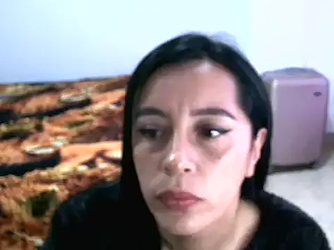 Snapshot of hailey85 chatting on 12/17/24, 07:37 hailey85 online show from 12/17/24, 07:37
