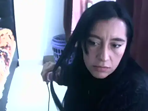 Snapshot of hailey85 chatting on 12/23/24, 07:30 hailey85 online show from 12/23/24, 07:30