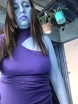 Snapshot of hailey85 chatting on 03/10/25, 08:34 hailey85 online show from 03/10/25, 08:34