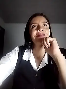 Snapshot of hailey85 chatting on 10/03/25, 11:02 hailey85 online show from 10/03/25, 11:02