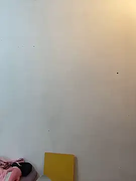 Snapshot of crystalmmour chatting on 01/27/25, 11:43 crystalmmour online show from 01/27/25, 11:43